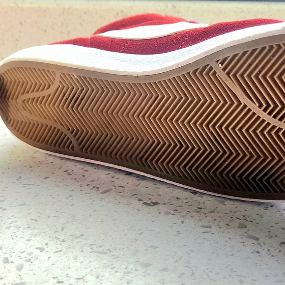 Size 9  Nike Blazer Mid Premium Red/Burgundy great condition - Picture 6 of 14
